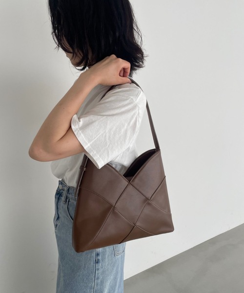 EFOLE（エフォル）の「【肩掛け/】メッシュワンショルダーバッグ（ショルダーバッグ・レディース・ブラック/ブラウン・FREE）」の2枚目の写真