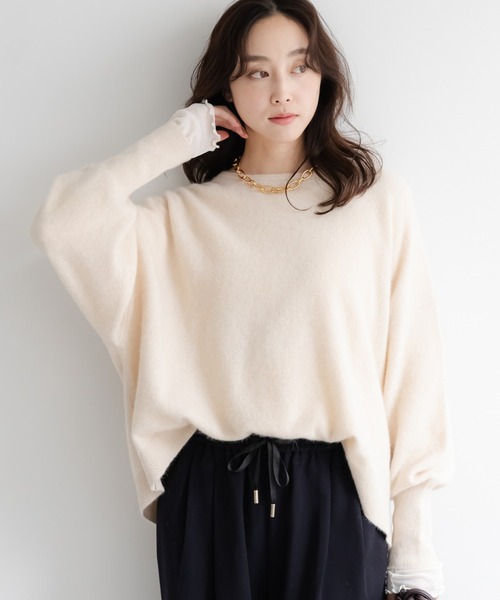Elura(エルーラ)の「ラクーンリッチプルオーバー/571610(ニット/セーター・レディース・ライトベージュ/ネイビー/モカ・FREE)」の1枚目の写真