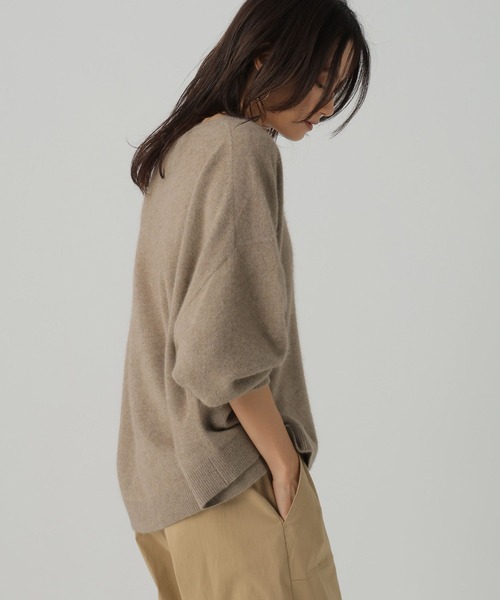 Elura(エルーラ)の「ラクーンリッチプルオーバー/571610(ニット/セーター・レディース・ライトベージュ/ネイビー/モカ・FREE)」の10枚目の写真