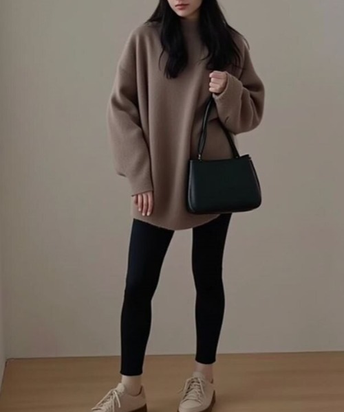 cammie(キャミー)の「ラウンドカットクルーネックニット(ニット/セーター・レディース・オフホワイト/ブラック/モカ・F)」の11枚目の写真