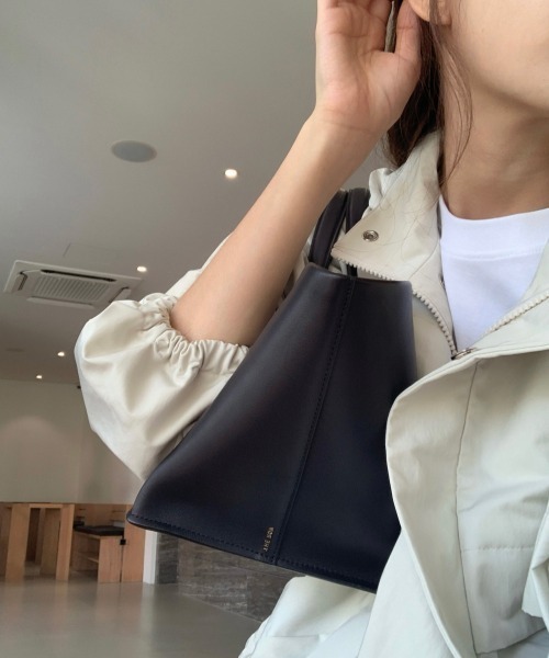 FREE STYLISTS(フリー スタイリスト)の「YUGA_YGMC Drawstring stand-collar mountain parka(マウンテンパーカー・レディース・ブラック/オフホワイト・FREE)」の13枚目の写真