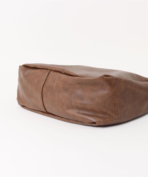 BEVERLY HILLS POLO CLUB（ビバリーヒルズポロクラブ）の「【BEVERLY HILLS POLO CLUB/ビバリーヒルズポロクラブ 】フェイクレザー ビッグショルダーバッグ（ショルダーバッグ・メンズ・ブラウン/ブラック・FREE）」の6枚目の写真