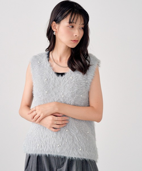 attiree(アティレー)の「パール付きラメシャギーニットベスト(Tシャツ/カットソー・レディース・ピンク/アイボリー/グレー/チャコールグレー/ベージュ・FREE)」の4枚目の写真