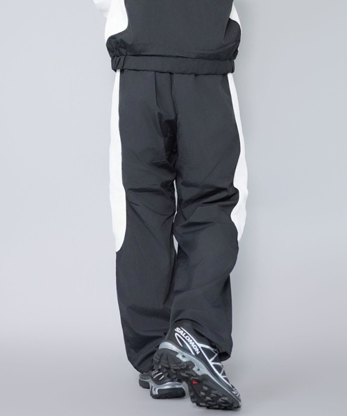 SPINNS（スピンズ）の「ナイロントラックパンツ/エンブレム刺繍ロゴ/配色切替/セットアップ対応（その他パンツ・メンズ・ホワイト/ブラック/ネイビー/グリーン/ワイン・ONESIZE）」の17枚目の写真