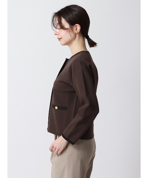 SUIT SQUARE（スーツスクエア）の「バイカラーニットジャケット ハンドウォッシュ メタルボタン（ニット/セーター・レディース・ブラウン系/ブラック系・38(9号)）」の16枚目の写真