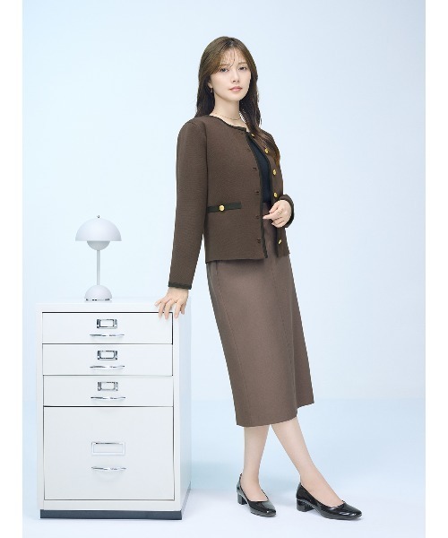 SUIT SQUARE（スーツスクエア）の「バイカラーニットジャケット ハンドウォッシュ メタルボタン（ニット/セーター・レディース・ブラウン系/ブラック系・38(9号)）」の11枚目の写真