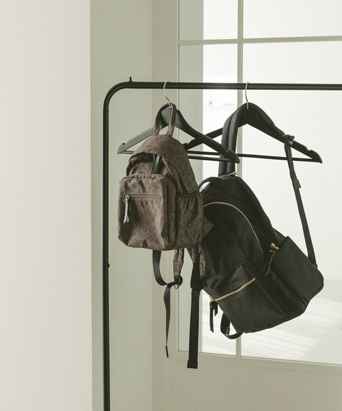 GLOBAL WORK(グローバルワーク)の「撥水軽量12ポケットリュック/578006(バックパック/リュック・レディース・ブラック系その他/ブラック/グレー系その他2/グレー系その他/カーキ/ライトベージュ/ブラウン系その他・FREE)」の8枚目の写真