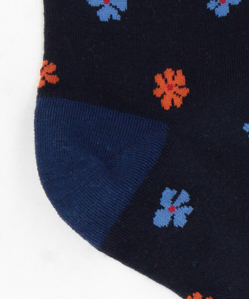 COMME CA ISM(コムサイズム)の「花小紋柄 ソックス(ソックス/靴下・メンズ・ネイビー/ダークブラウン/グレー・27cm)」の8枚目の写真
