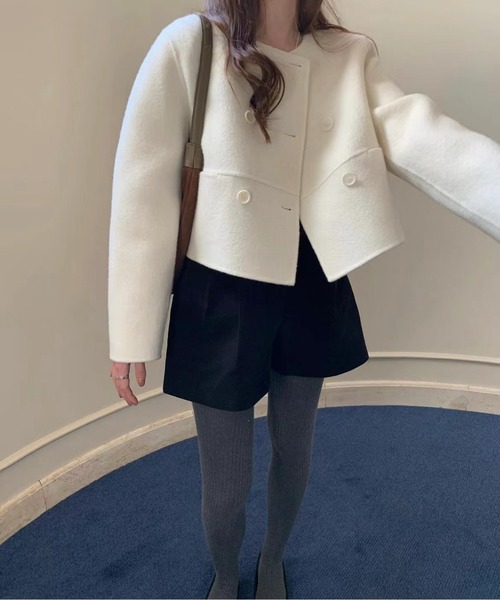 LUCPY（ラクピー）の「クラシックフェミニンダブルボタンロングコート（その他アウター・レディース・グレー/ホワイト・SMALL/MEDIUM）」の5枚目の写真