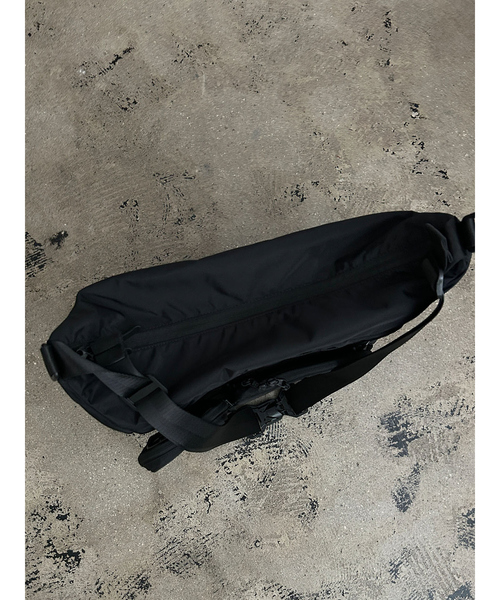 NOIR(ノワール)の「【NoiR / ノワール】Tweak Shoulder / ツイーク ショルダー/N25005 /12.6L(ショルダーバッグ・メンズ・ブラック系その他/ブラック系その他2・フリー)」の10枚目の写真