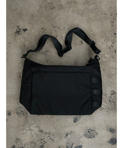 NOIR(ノワール)の「【NoiR / ノワール】Tweak Shoulder / ツイーク ショルダー/N25005 /12.6L(ショルダーバッグ・メンズ・ブラック系その他/ブラック系その他2・フリー)」の7枚目の写真