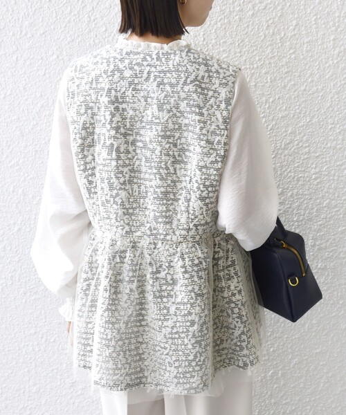troisiemeCHACO(トロワズィエムチャコ)の「【SHIPS別注】troisiemeCHACO: チュール ジレ(セレモニー対応可)(ベスト・レディース・オフホワイト/ブラック/ダークグレー・ONE SIZE)」の9枚目の写真