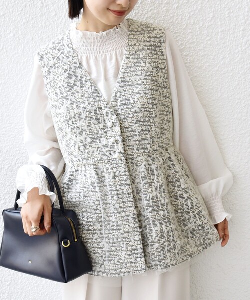 troisiemeCHACO(トロワズィエムチャコ)の「【SHIPS別注】troisiemeCHACO: チュール ジレ(セレモニー対応可)(ベスト・レディース・オフホワイト/ブラック/ダークグレー・ONE SIZE)」の11枚目の写真