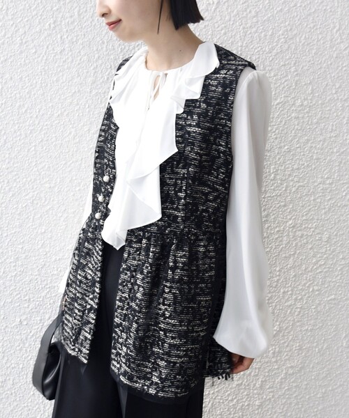 troisiemeCHACO(トロワズィエムチャコ)の「【SHIPS別注】troisiemeCHACO: チュール ジレ(セレモニー対応可)(ベスト・レディース・オフホワイト/ブラック/ダークグレー・ONE SIZE)」の19枚目の写真