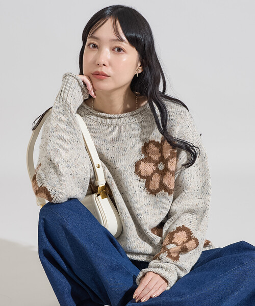 FREAK'S STORE(フリークスストア)の「花柄ジャガード ニットプルオーバー/フラワー柄ニット(ニット/セーター・レディース・ネイビー/ベージュ・フリ-)」の13枚目の写真