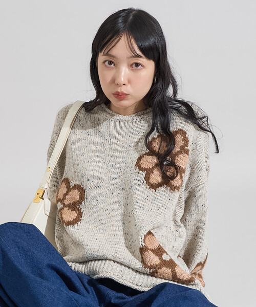 FREAK'S STORE(フリークスストア)の「花柄ジャガード ニットプルオーバー/フラワー柄ニット(ニット/セーター・レディース・ネイビー/ベージュ・フリ-)」の11枚目の写真