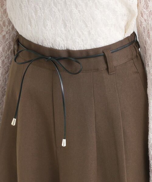 DRESKIP（ドレスキップ）の「【S-LL/2点セット】脚のラインを拾いにくい ベルト付きタックスカーチョパンツ（その他パンツ・レディース・マスタード/ネイビー/ダークブラウン・01/02/03/04）」の19枚目の写真