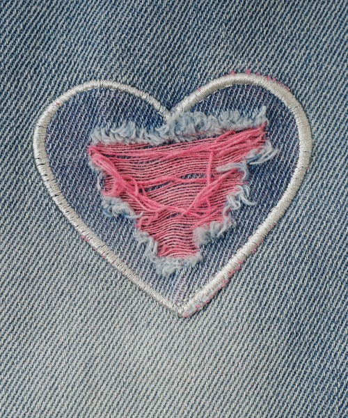 URBAN CHERRY(アーバンチェリー)の「ハートカラーダメージデニムパンツ(デニムパンツ・キッズ・ブルー・150cm/140cm/130cm/120cm/110cm)」の9枚目の写真