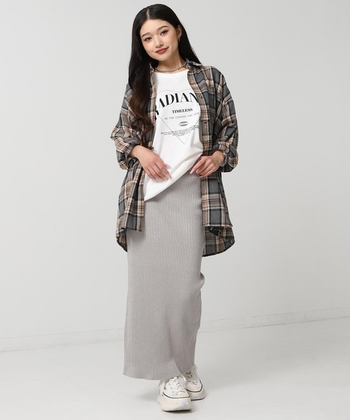 ANAP（アナップ）の「ラメニット バックスリット ナロースカート（スカート・レディース・ライトグレー/ブラウン/ダークグレー・F）」の18枚目の写真