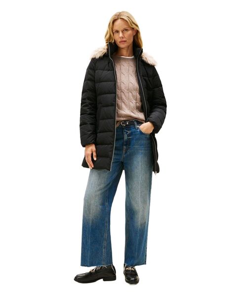 TOMMY HILFIGER（トミーヒルフィガー）の「ダウンスリムコートウィズファー（その他アウター・レディース・ブラック/ネイビー・LARGE/X-SMALL/MEDIUM/SMALL）」の2枚目の写真