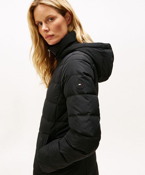 TOMMY HILFIGER（トミーヒルフィガー）の「ダウンスリムコートウィズファー（その他アウター・レディース・ブラック/ネイビー・LARGE/X-SMALL/MEDIUM/SMALL）」の4枚目の写真