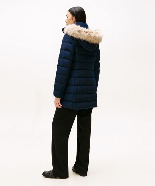 TOMMY HILFIGER（トミーヒルフィガー）の「ダウンスリムコートウィズファー（その他アウター・レディース・ブラック/ネイビー・LARGE/X-SMALL/MEDIUM/SMALL）」の10枚目の写真