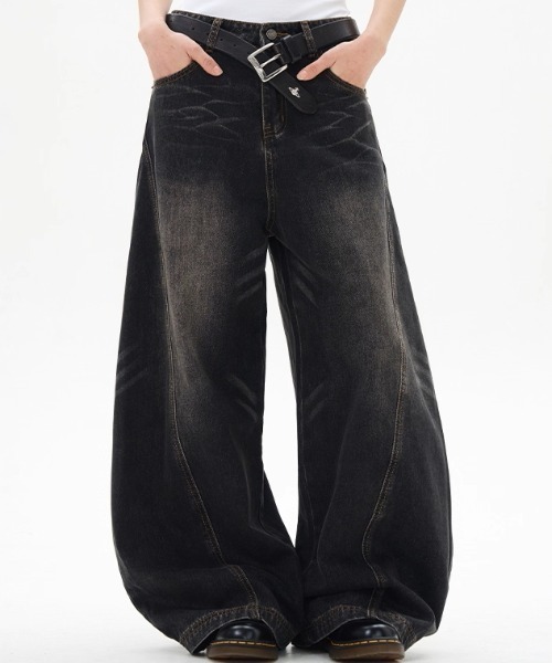 ARULE（アルール）の「A'GEM/9 × .kom 『A'gem/エージェム』A-Line Silhouette Ultra Wide Baggy Denim Pants/Aラインシルエット ウルトラワイドバギーデニムパンツ（デニムパンツ・メンズ・ブラック・L/XXL/XL）」の4枚目の写真