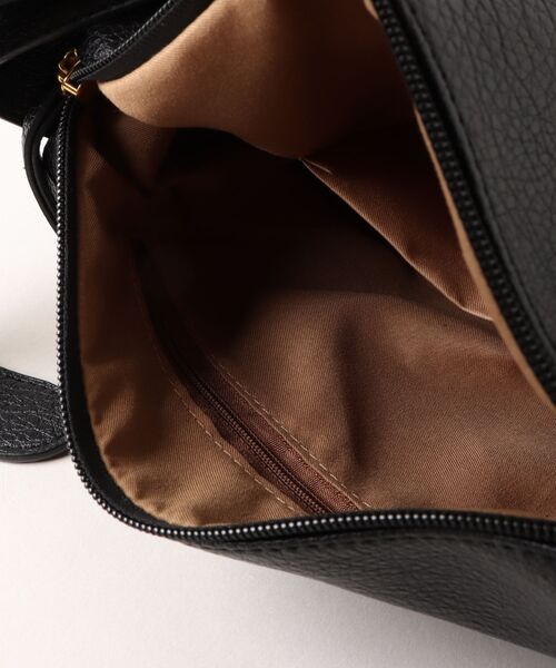 florist（フローリスト）の「2WAY レザーライク横長ショルダーバッグ/ボディバッグ（500mlペットボトル収納可）（ショルダーバッグ・レディース・オフホワイト/ブラウン/ブラック・FREE）」の11枚目の写真