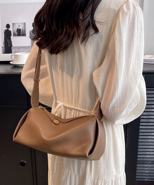 florist（フローリスト）の「2WAY レザーライク横長ショルダーバッグ/ボディバッグ（500mlペットボトル収納可）（ショルダーバッグ・レディース・オフホワイト/ブラウン/ブラック・FREE）」の4枚目の写真