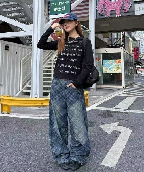 AsRiRe（アスリレイ）の「ウォッシュチェックワイドデニムパンツ（デニムパンツ・レディース・ブルー・S/M/L）」の5枚目の写真