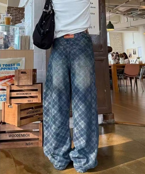 AsRiRe（アスリレイ）の「ウォッシュチェックワイドデニムパンツ（デニムパンツ・レディース・ブルー・S/M/L）」の8枚目の写真