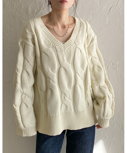 She's Closet(シーズクローゼット)の「オーバーサイズ長袖深Vネックざっくりケーブルニット(ニット/セーター・レディース・ブラウン/チャコール/アイボリー・FREE)」の16枚目の写真