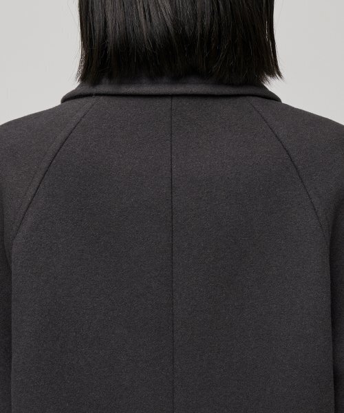 MUSINSA STANDARD WOMAN（ムシンサスタンダードウーマン）の「ウィメンズカシミヤブレンドショートマックコート[ガンメタル]（チェスターコート・レディース・その他・SMALL/MEDIUM/LARGE/X-SMALL）」の6枚目の写真