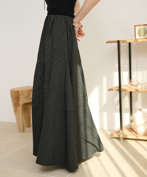 LAULEN(ローレン)の「check flare tiered long skirt /チェックフレアティアードロングスカート(スカート・レディース・ブラック/ブラウン・M/S)」の2枚目の写真