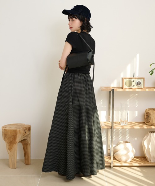 LAULEN(ローレン)の「check flare tiered long skirt /チェックフレアティアードロングスカート(スカート・レディース・ブラック/ブラウン・M/S)」の14枚目の写真