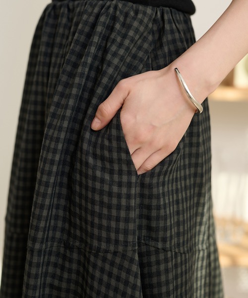 LAULEN(ローレン)の「check flare tiered long skirt /チェックフレアティアードロングスカート(スカート・レディース・ブラック/ブラウン・M/S)」の19枚目の写真