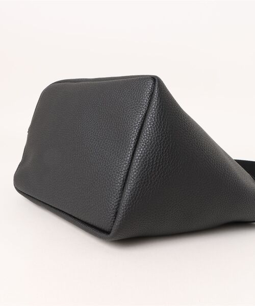 Q(キュー)の「シュリンク2wayトート(トートバッグ・レディース・ライトグレー/ブラック・ONE SIZE)」の22枚目の写真