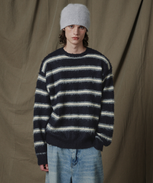 GLW(ジーエルダブリュ)の「ストライプブラシドニットネイビー(ニット/セーター・レディース・その他・SMALL/MEDIUM/LARGE)」の1枚目の写真