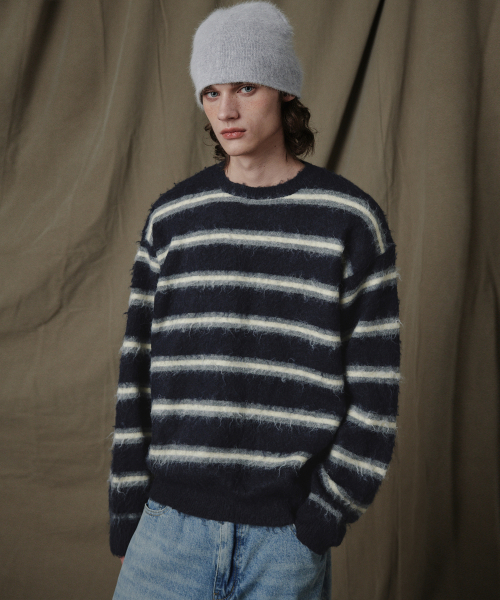 GLW(ジーエルダブリュ)の「ストライプブラシドニットネイビー(ニット/セーター・レディース・その他・SMALL/MEDIUM/LARGE)」の2枚目の写真