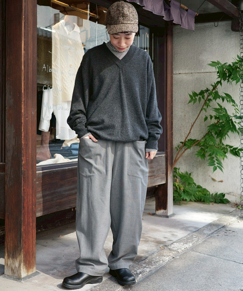 JOURNAL STANDARD LUXE（ジャーナルスタンダード　ラックス）の「カシミヤ Vネックプルオーバー（ニット/セーター・レディース・チャコールグレー/ブラウン・FREE）」の6枚目の写真