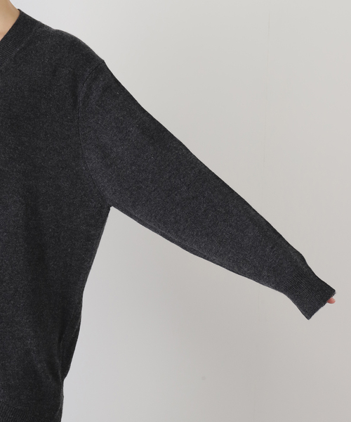 JOURNAL STANDARD LUXE（ジャーナルスタンダード　ラックス）の「カシミヤ Vネックプルオーバー（ニット/セーター・レディース・チャコールグレー/ブラウン・FREE）」の18枚目の写真