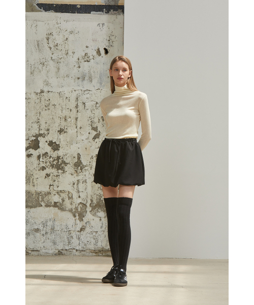 ANOETIC(アノエティック)の「SHIRRED BALLOON SKIRT_BLACK(スカート・レディース・ブラック・FREE)」の3枚目の写真