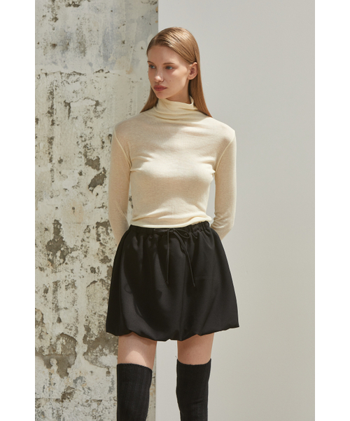 ANOETIC(アノエティック)の「SHIRRED BALLOON SKIRT_BLACK(スカート・レディース・ブラック・FREE)」の4枚目の写真