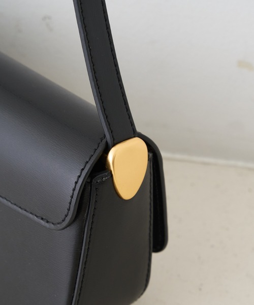 Rouge vif(ルージュヴィフ)の「【MAESTOSO/マエストソ】NOA BAGUETTE レザーショルダーバッグ / クラッチバッグ(ショルダーバッグ・レディース・ブラック・フリー)」の18枚目の写真