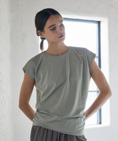 Julier Yoga and Relax（ジュリエヨガアンドリラックス）の「Julier (定番)Ecocoフレンチスリーブトップス（Tシャツ/カットソー・レディース・ホワイト/ライトカーキ/グレイッシュベージュ/ブラック・0/1）」の14枚目の写真