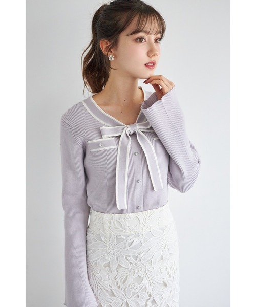 tocco closet(トッコ クローゼット)の「ビジュー飾り釦付きボウタイリボン配色ニットプルオーバー(ニット/セーター・レディース・オフホワイト/ピンク/ラベンダー・M)」の11枚目の写真