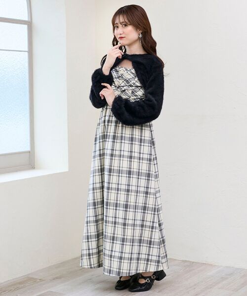 MAJESTIC LEGON（マジェスティックレゴン）の「シャギーボレロ×キャミワンピセット（ワンピース・レディース・ホワイト系その他2/ブラック系その他/ピンク系その他2・MEDIUM）」の3枚目の写真