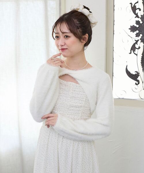 MAJESTIC LEGON（マジェスティックレゴン）の「シャギーボレロ×キャミワンピセット（ワンピース・レディース・ホワイト系その他2/ブラック系その他/ピンク系その他2・MEDIUM）」の4枚目の写真