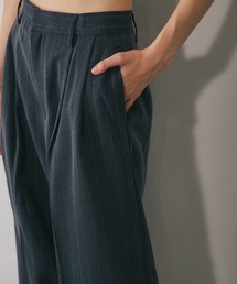 SMILE ORCHID | ツータックスラックスパンツ(スーツパンツ)