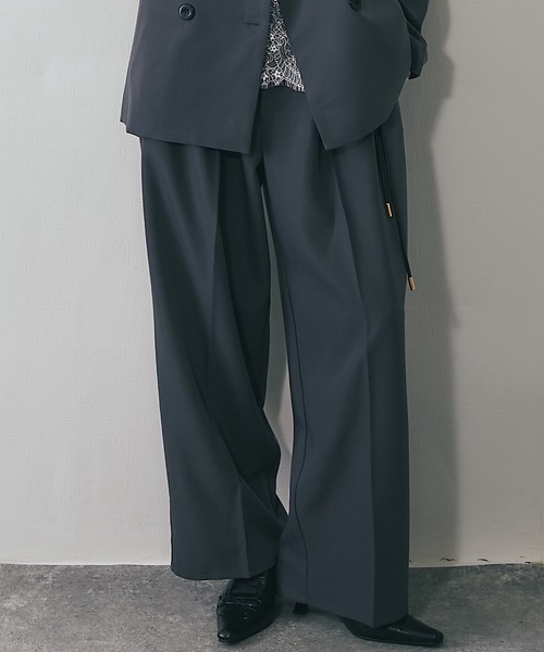 SMILE ORCHID(スマイルオーキッド)の「ツータックスラックスパンツ(スーツパンツ・レディース・グレー×ホワイト/チャコールグレー・FREE)」の15枚目の写真